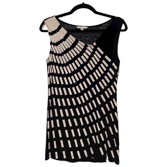 Women's CAbi Sleeveless Black and White Graphic Geometric‎ Top Size Small - Picture 2 of 5